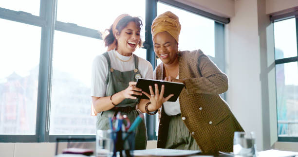 Rendre un site internet attractif Lyon puissant face à la concurrence exige une combinaison de design, SEO local, contenu pertinent et analyse