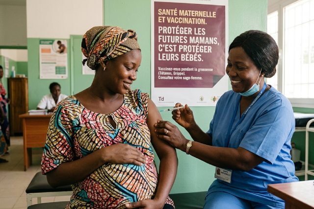 Santé maternelle : pourquoi la vaccination est essentielle pour protéger les futures mamans