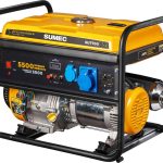 générateur SUMEC SU7700 posé sur son cadre métallique